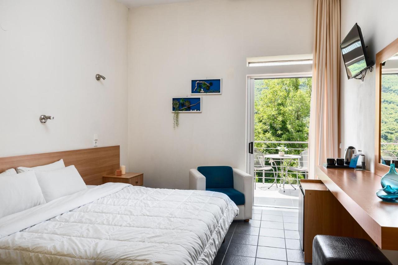 Gefiri Plakas Hotel, Tzoumerka Ngoại thất bức ảnh
