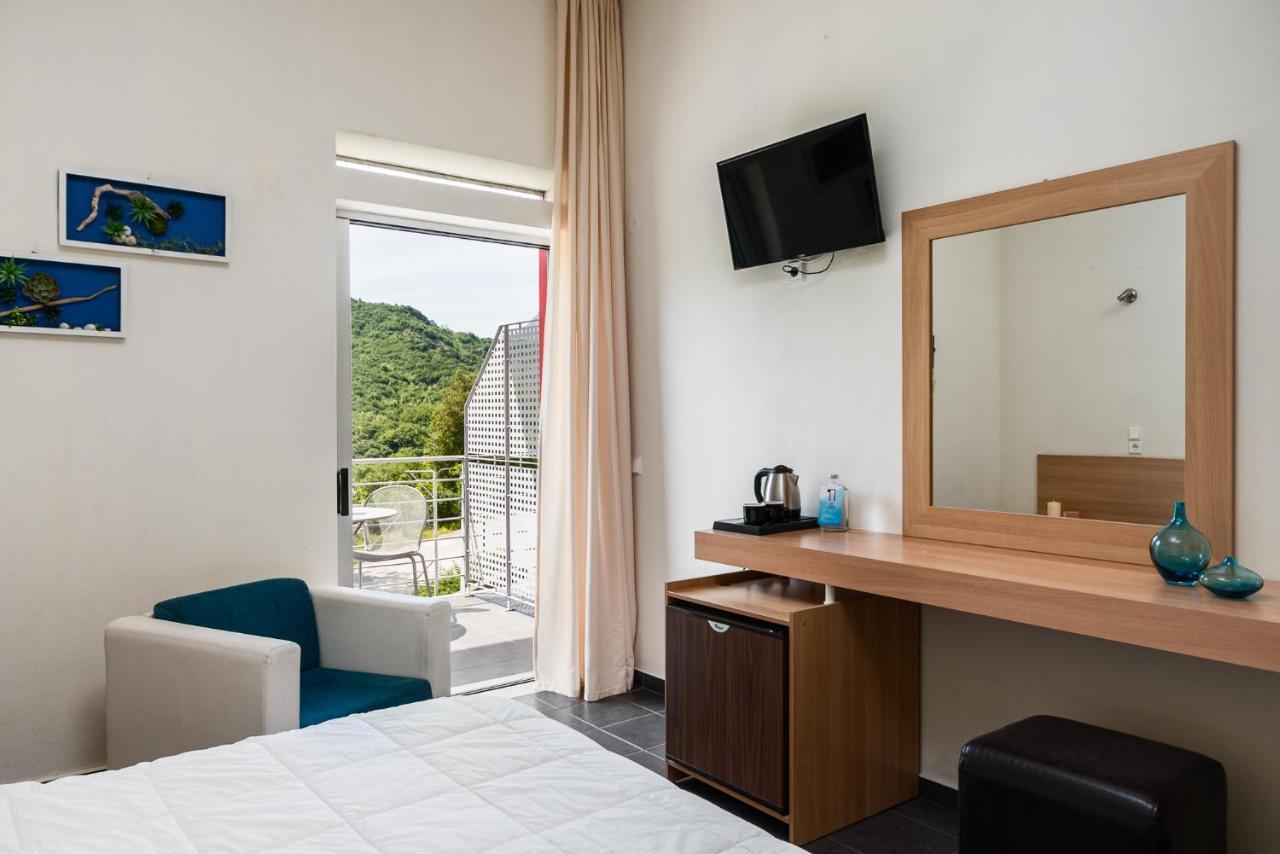 Gefiri Plakas Hotel, Tzoumerka Ngoại thất bức ảnh